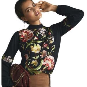Tiny Anthropologie Embroidered Floral Knit Blouse size XS